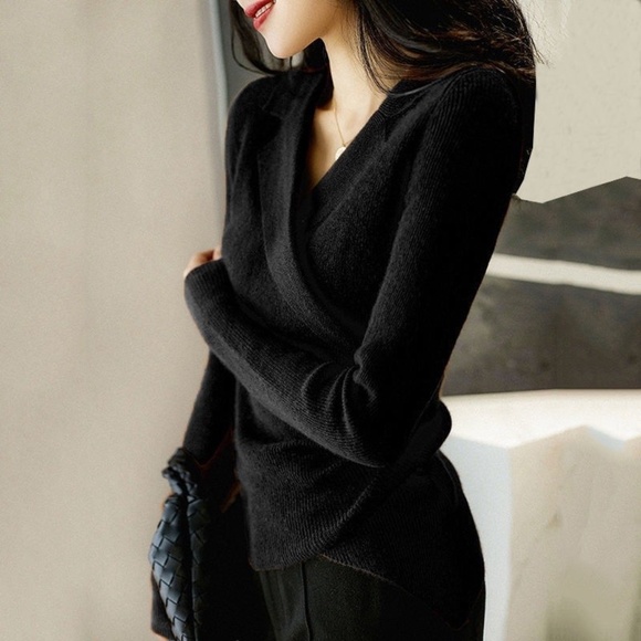 Women's French Retro Long Sleeve V Neck Knitted Sweater - Picture 7 of 8